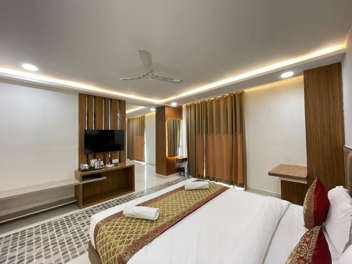 Hotel Santoor Varanasi Exterior photo
