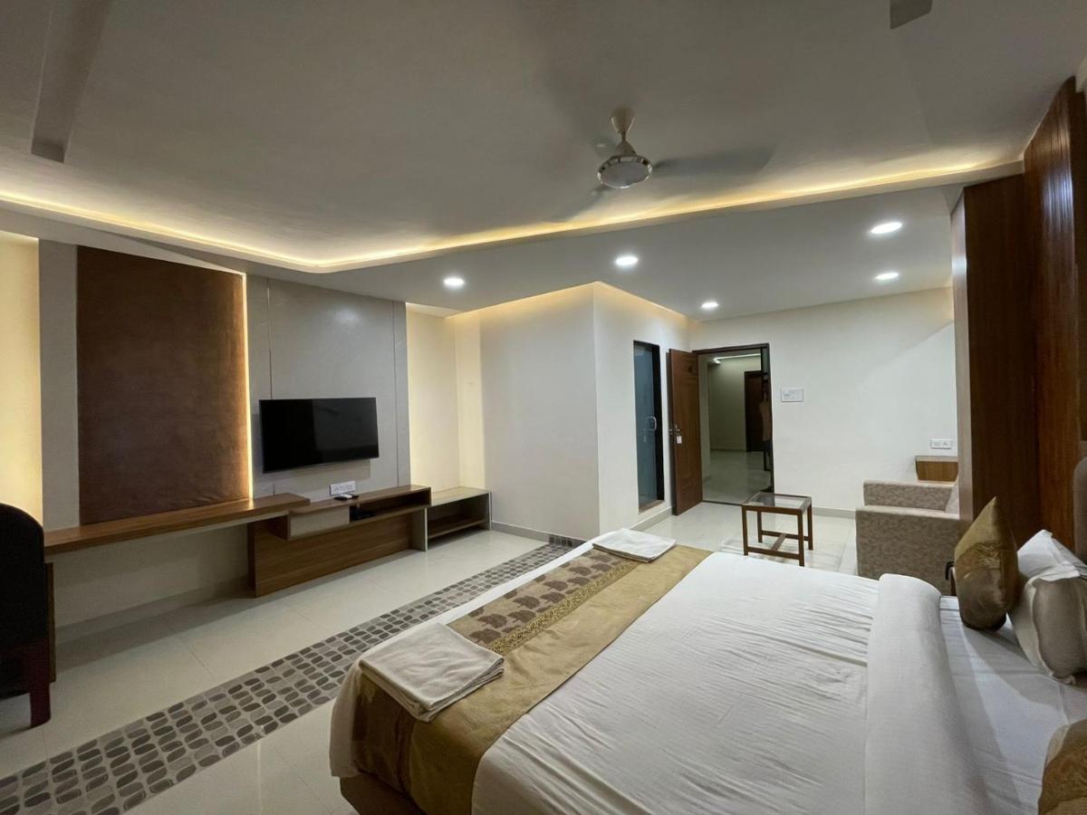 Hotel Santoor Varanasi Exterior photo