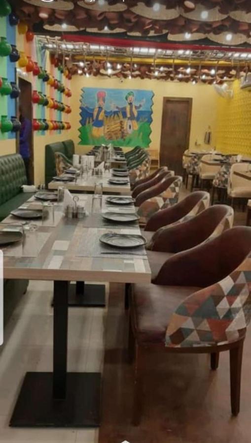 Hotel Santoor Varanasi Exterior photo